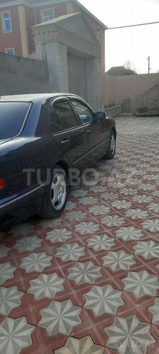 Mercedes E 280 2001, 325,000 km - 2.8 l - Bakı