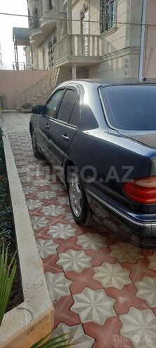 Mercedes E 280 2001, 325,000 km - 2.8 l - Bakı