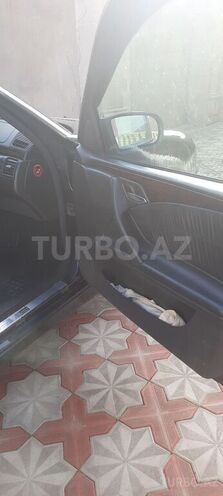 Mercedes E 280 2001, 325,000 km - 2.8 l - Bakı