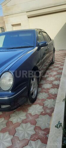 Mercedes E 280 2001, 325,000 km - 2.8 l - Bakı