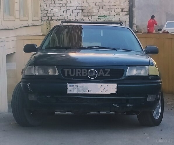 Opel Astra 1996, 245,000 km - 1.6 l - Bakı