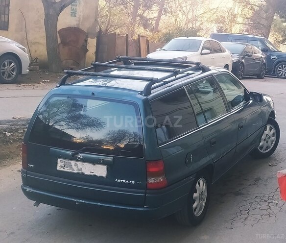 Opel Astra 1996, 245,000 km - 1.6 l - Bakı