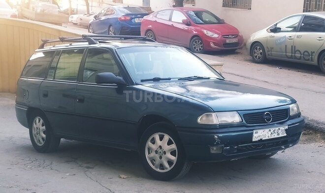 Opel Astra 1996, 245,000 km - 1.6 l - Bakı