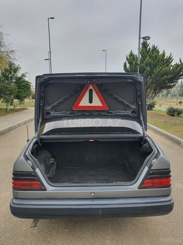 Mercedes E 200 1989, 350,000 km - 2.0 l - İmişli