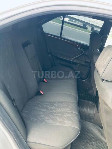 Mercedes E 220 2001, 270,000 km - 2.2 l - Bakı
