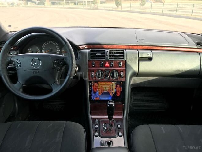Mercedes E 220 2001, 270,000 km - 2.2 l - Bakı