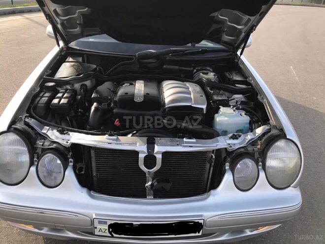 Mercedes E 220 2001, 270,000 km - 2.2 l - Bakı