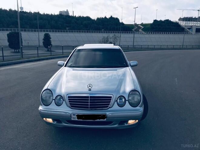 Mercedes E 220 2001, 270,000 km - 2.2 l - Bakı