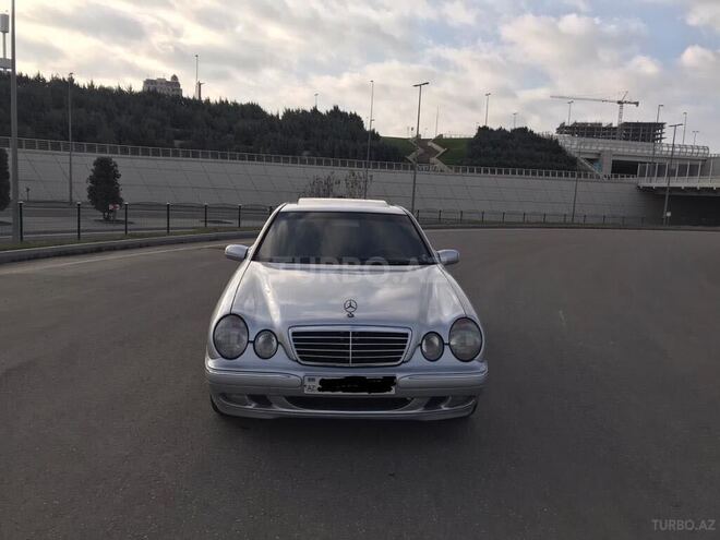 Mercedes E 220 2001, 270,000 km - 2.2 l - Bakı