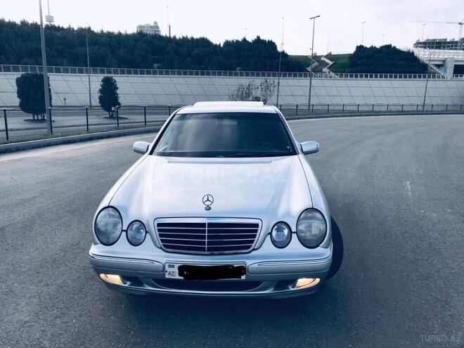 Mercedes E 220 2001, 270,000 km - 2.2 l - Bakı