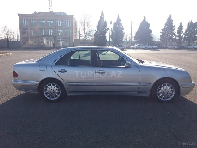 Mercedes E 200 2001, 194,247 km - 2.0 l - Gəncə