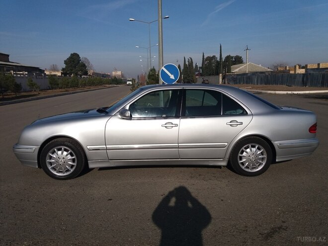 Mercedes E 200 2001, 194,247 km - 2.0 l - Gəncə