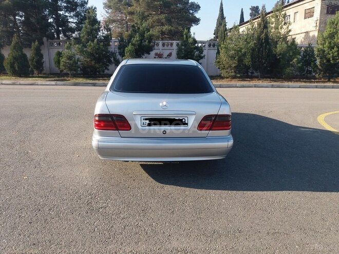 Mercedes E 200 2001, 194,247 km - 2.0 l - Gəncə