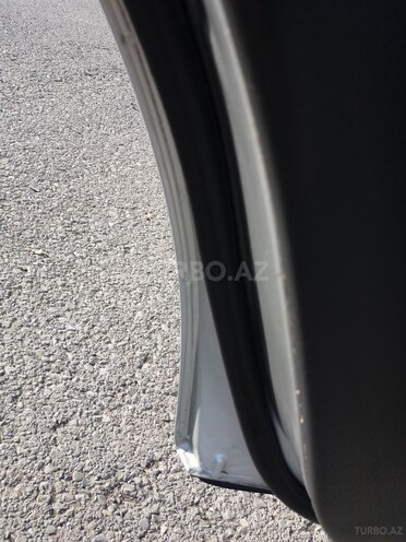 Mercedes E 200 2001, 194,247 km - 2.0 l - Gəncə