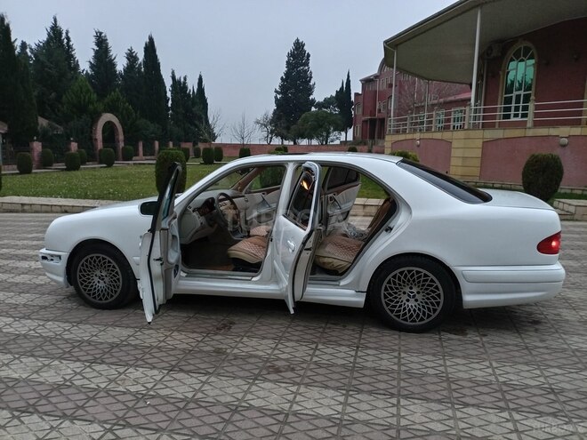 Mercedes E 230 1996, 303,456 km - 2.3 l - Cəlilabad