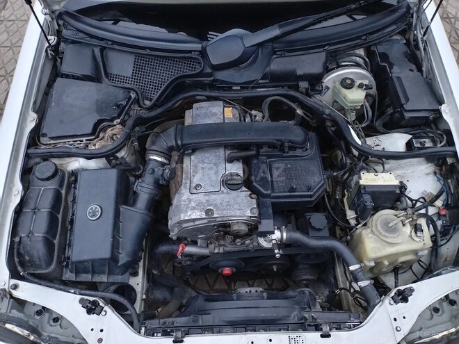 Mercedes E 230 1996, 303,456 km - 2.3 l - Cəlilabad