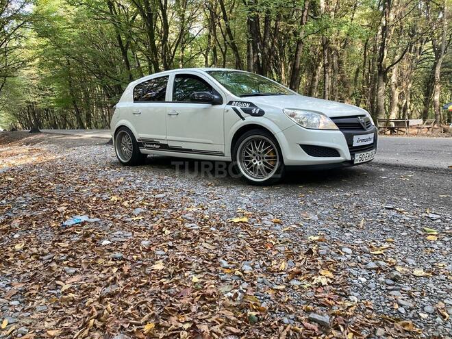 Opel Astra 2007, 250,000 km - 1.3 л - Quba