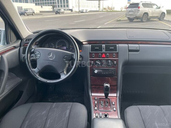 Mercedes E 270 2001, 370,000 km - 2.7 l - Bakı