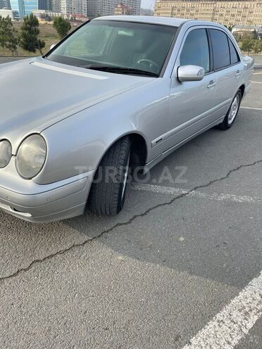 Mercedes E 270 2001, 370,000 km - 2.7 l - Bakı