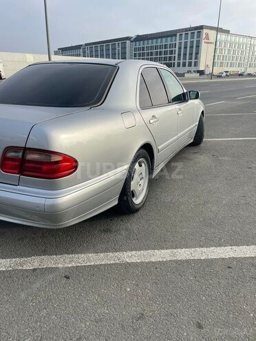 Mercedes E 270 2001, 370,000 km - 2.7 l - Bakı