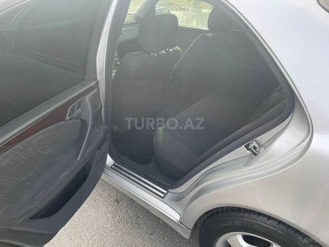 Mercedes E 270 2001, 370,000 km - 2.7 l - Bakı