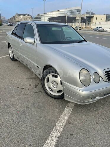 Mercedes E 270 2001, 370,000 km - 2.7 l - Bakı