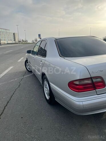 Mercedes E 270 2001, 370,000 km - 2.7 l - Bakı