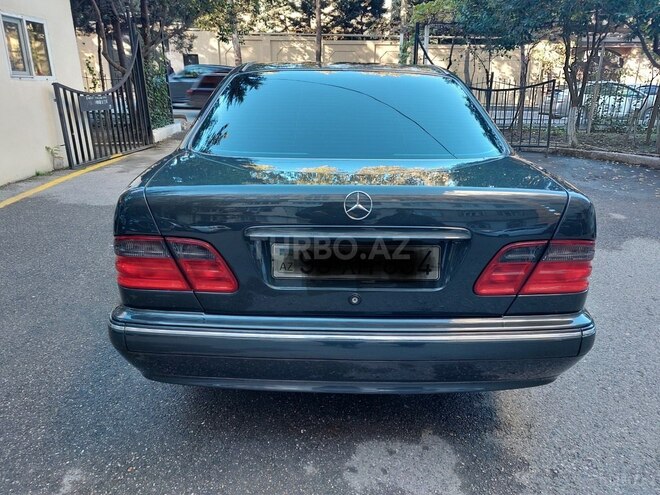 Mercedes E 220 2000, 348,000 km - 2.2 l - Bakı