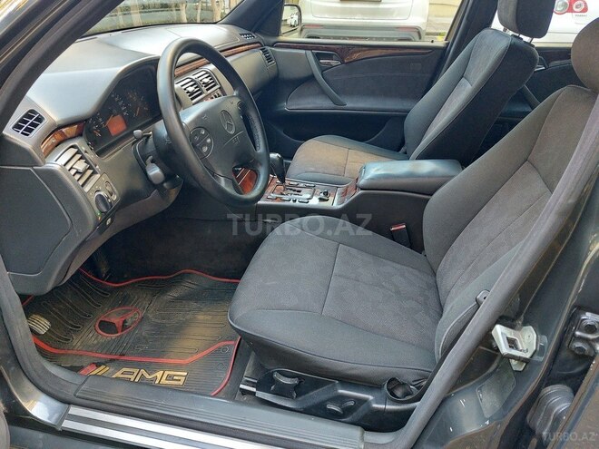 Mercedes E 220 2000, 348,000 km - 2.2 l - Bakı