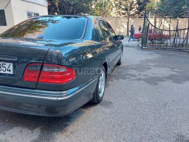 Mercedes E 220 2000, 348,000 km - 2.2 l - Bakı