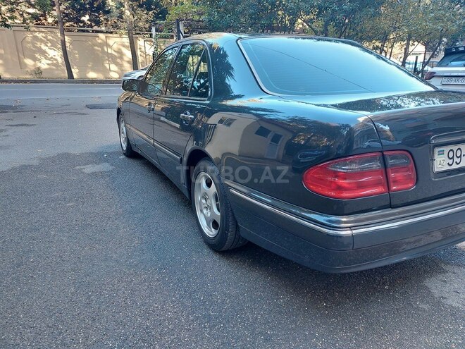 Mercedes E 220 2000, 348,000 km - 2.2 l - Bakı