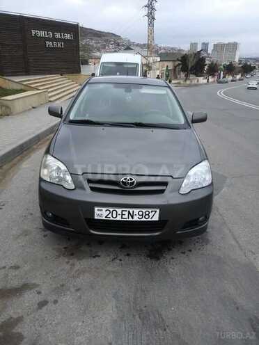 Toyota Corolla 2004, 275,000 km - 1.4 l - Bakı