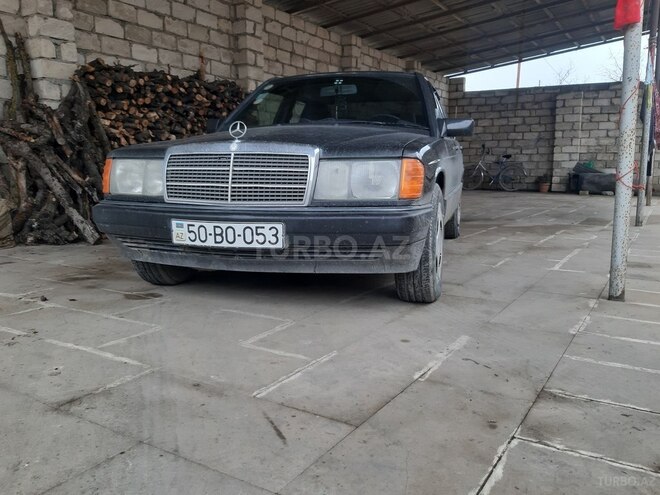 Mercedes 190 1990, 345,000 km - 1.8 l - Quba
