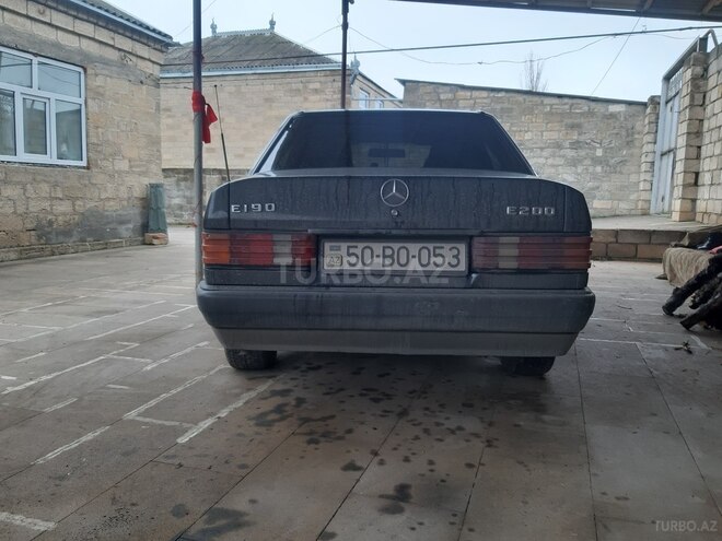 Mercedes 190 1990, 345,000 km - 1.8 l - Quba