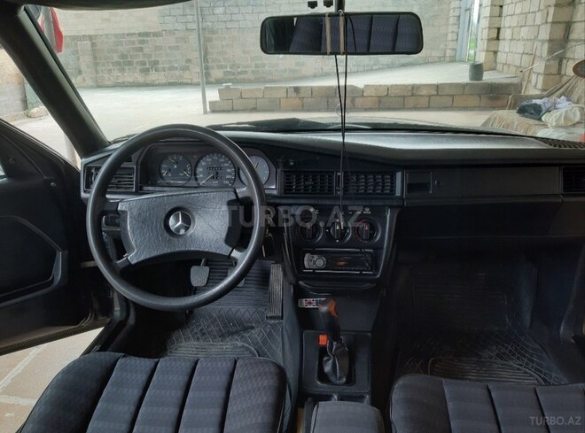 Mercedes 190 1990, 345,000 km - 1.8 l - Quba