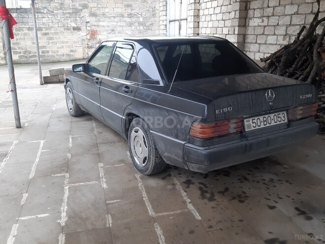 Mercedes 190 1990, 345,000 km - 1.8 l - Quba