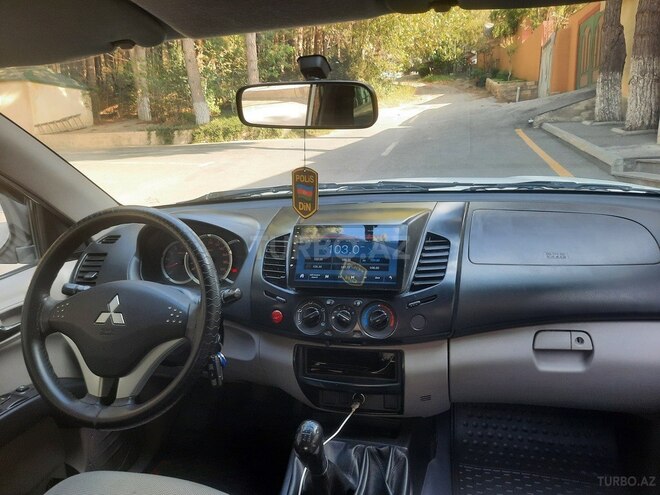 Mitsubishi L200 2013, 176,000 km - 2.5 l - Bakı