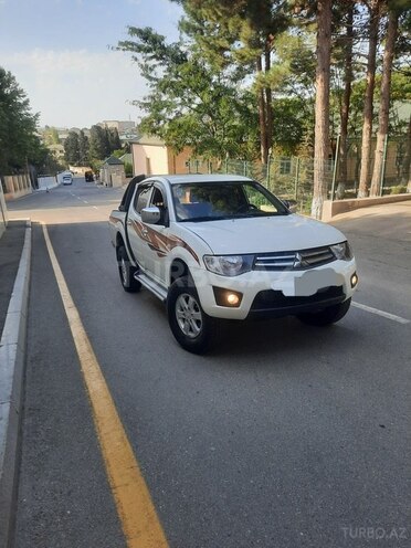 Mitsubishi L200 2013, 176,000 km - 2.5 l - Bakı