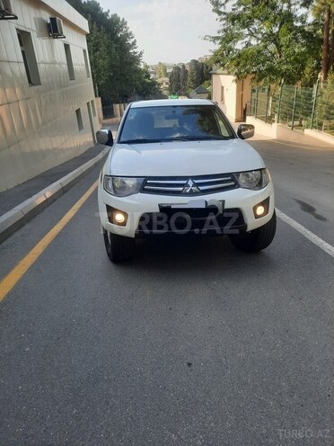 Mitsubishi L200 2013, 176,000 km - 2.5 l - Bakı