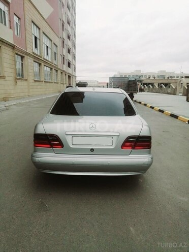 Mercedes E 270 2001, 380,000 km - 2.7 l - Bakı