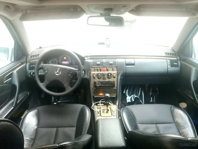 Mercedes E 270 2001, 380,000 km - 2.7 l - Bakı