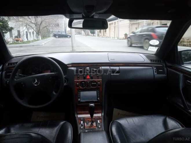 Mercedes E 240 2000, 290,000 km - 2.4 l - Bakı