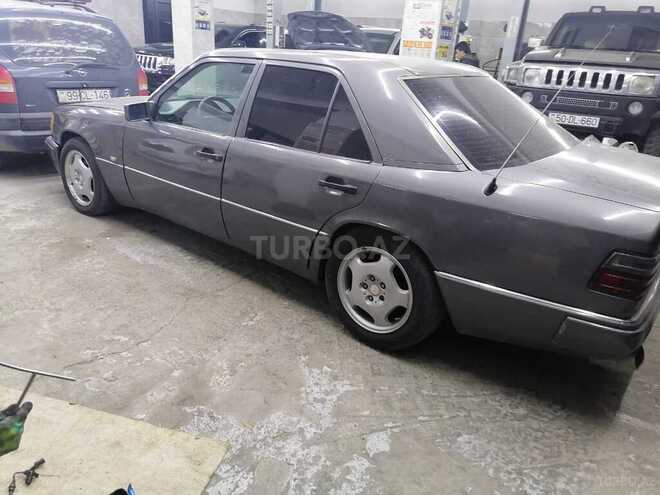 Mercedes E 220 1995, 268,534 km - 2.2 l - Sumqayıt