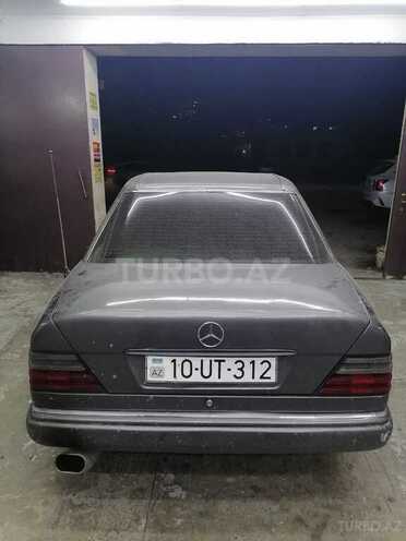Mercedes E 220 1995, 268,534 km - 2.2 l - Sumqayıt