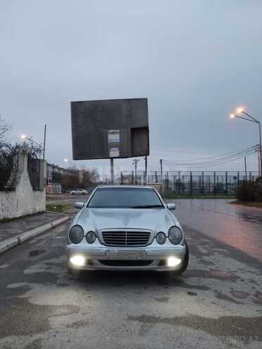 Mercedes E 220 2000, 299,000 km - 2.2 l - Bakı