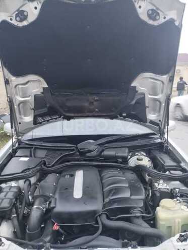 Mercedes E 220 2000, 299,000 km - 2.2 l - Bakı