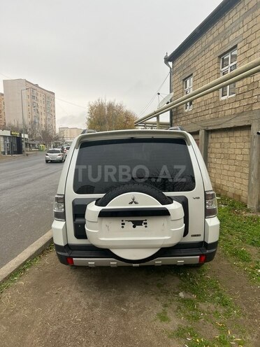 Mitsubishi Pajero 2007, 245,000 km - 0.3 l - Sumqayıt