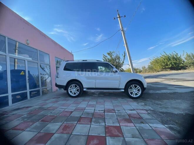Mitsubishi Pajero 2007, 245,000 km - 0.3 l - Sumqayıt