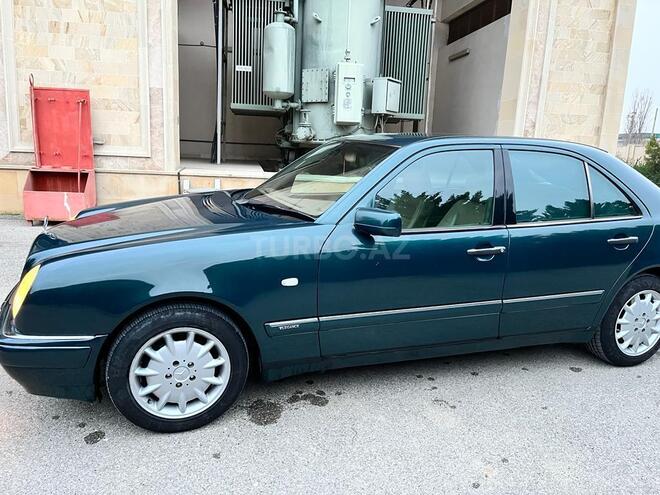 Mercedes E 240 1997, 221,510 km - 2.4 l - Bakı