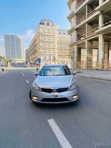 Kia Ceed 2010, 181,000 km - 2.0 l - Bakı